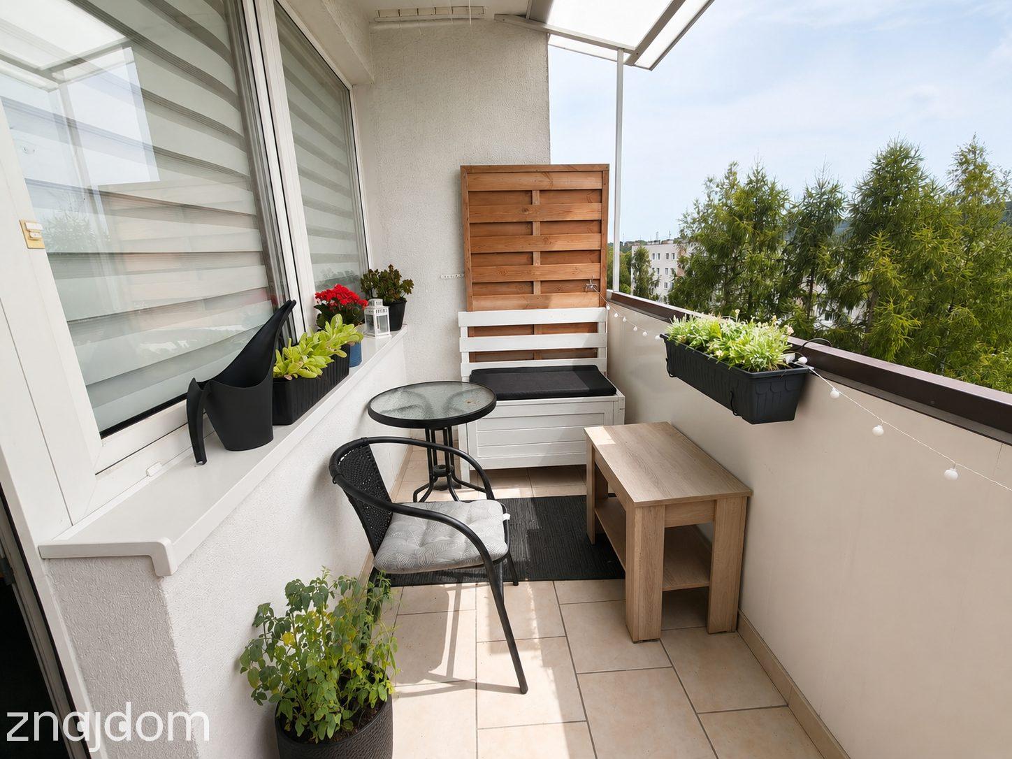 mieszkanie 61m2, osobna kuchnia + 3 pok. balkon. - zdjęcie 2