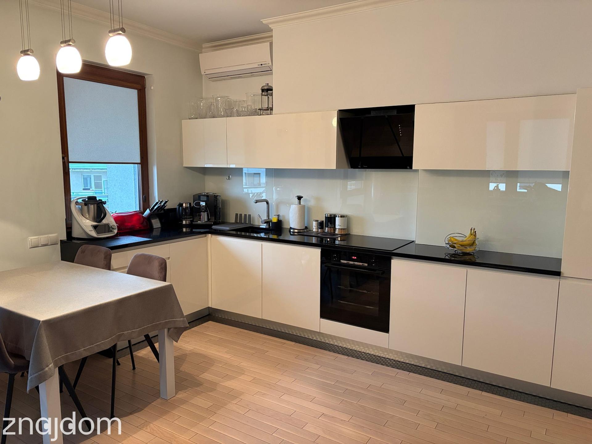 Bezpośrednio - 49,28m² z komórką lokatorską