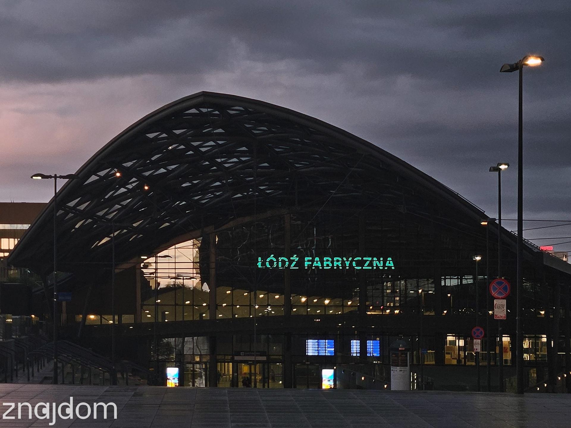 Dworzec Łódź Fabryczna w Łodzi.