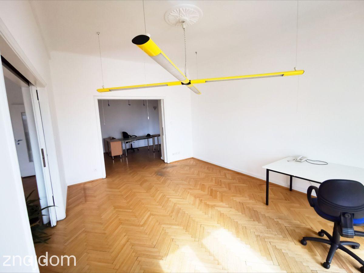 5 pokoi w przedwojennej kamienicy/ ścisłe centrum - zdjęcie 2