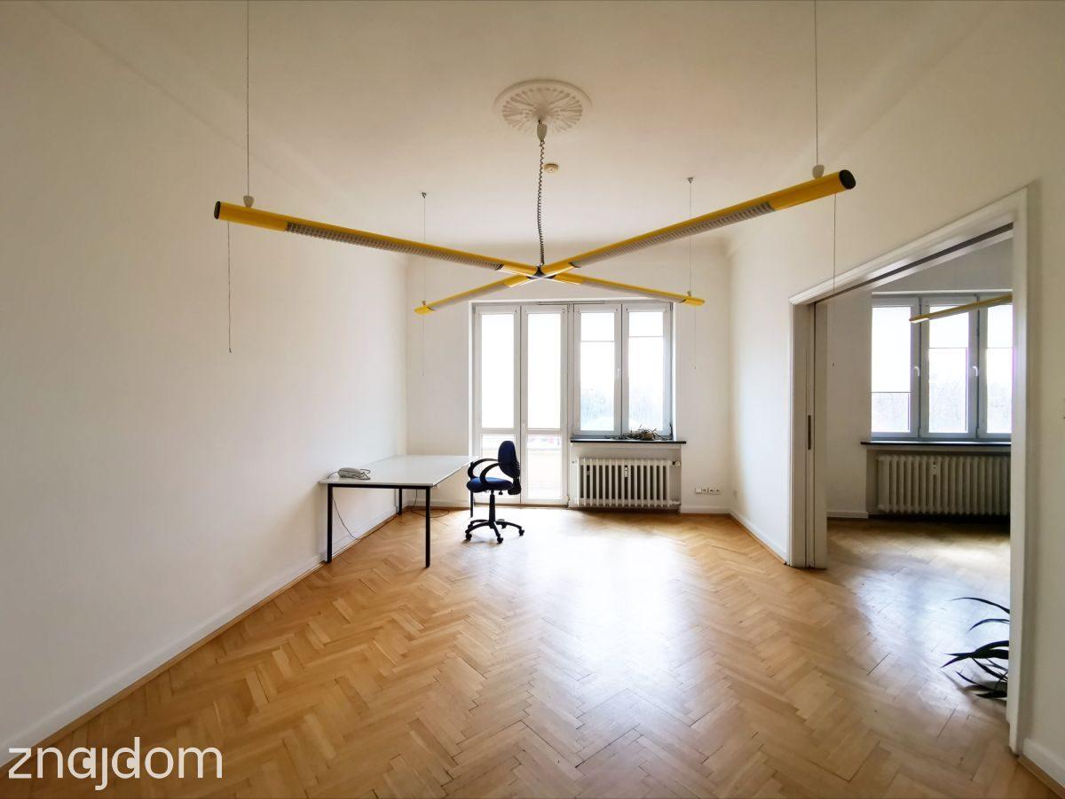 5 pokoi w przedwojennej kamienicy/ ścisłe centrum - zdjęcie 3