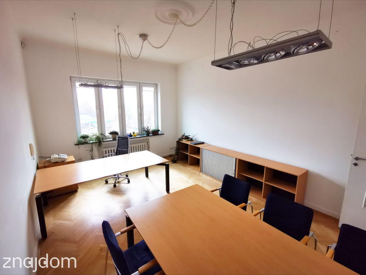 5 pokoi w przedwojennej kamienicy/ ścisłe centrum - zdjęcie 8