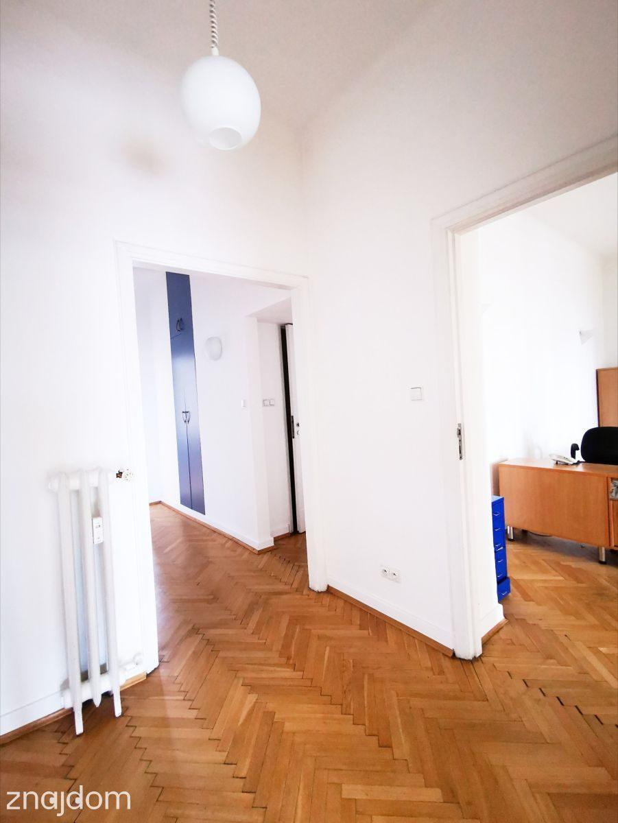 5 pokoi w przedwojennej kamienicy/ ścisłe centrum - zdjęcie 11