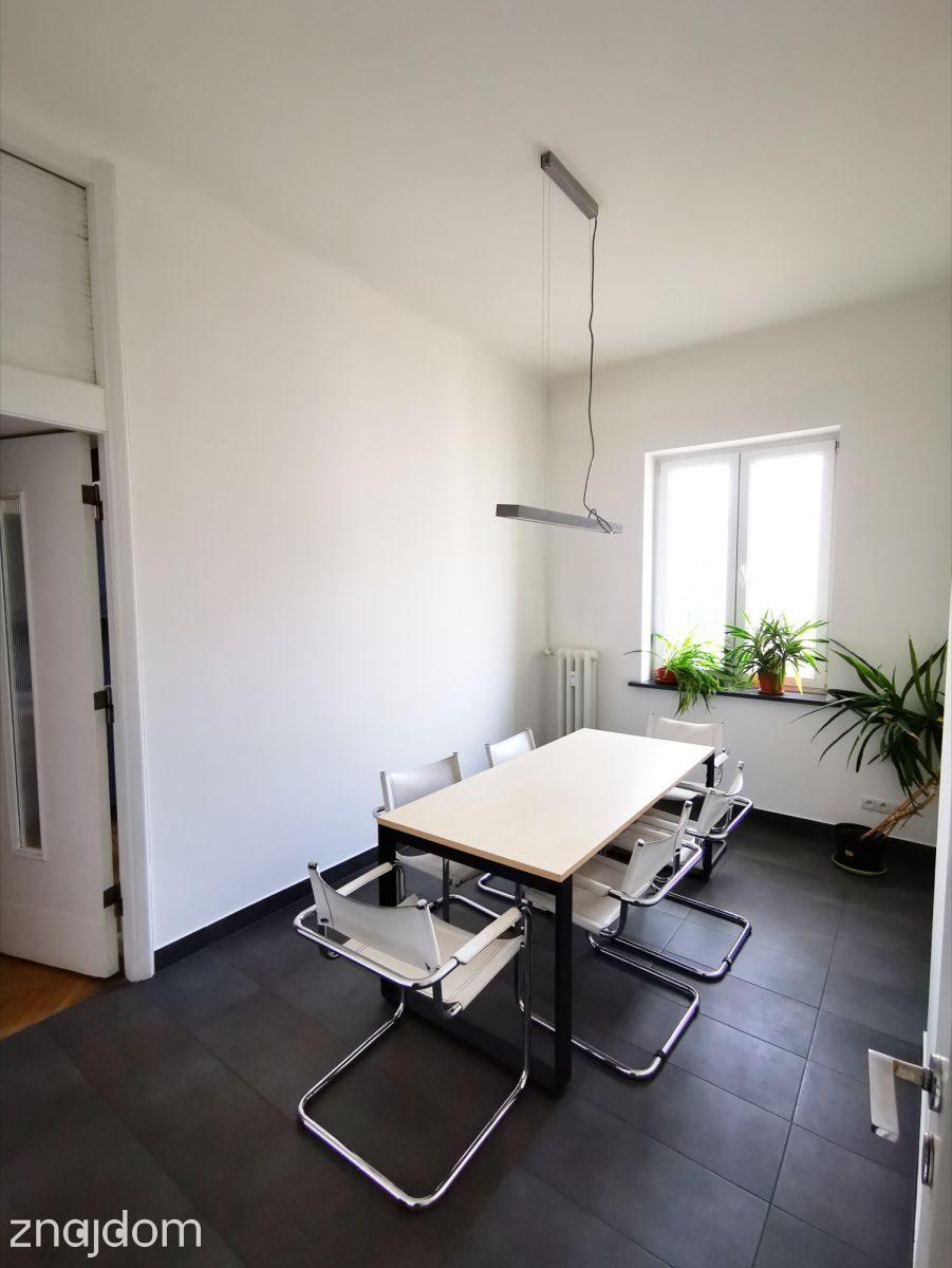 5 pokoi w przedwojennej kamienicy/ ścisłe centrum - zdjęcie 16