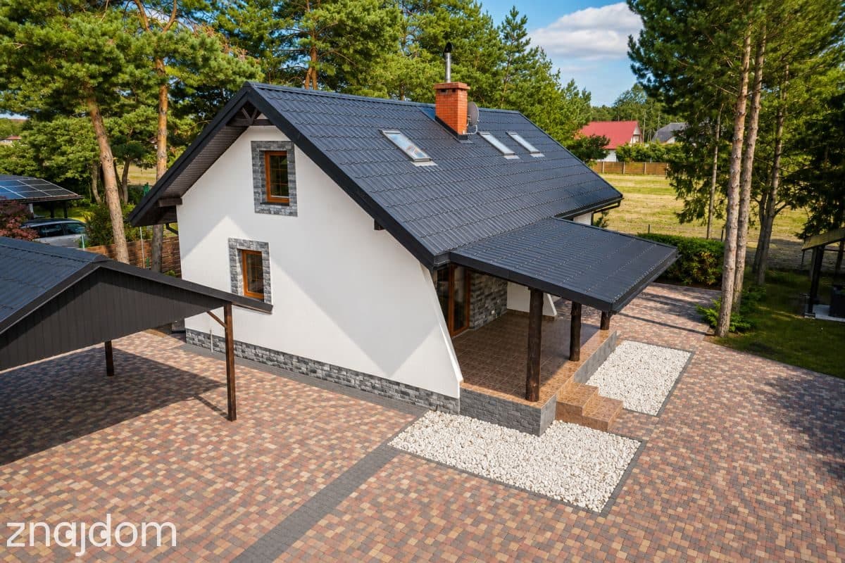 Dom z piękną działką i basenem - zdjęcie 5