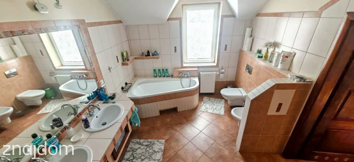 Wyjątkowy dom rodzinny 207m2/ działka 5000m2 - zdjęcie 16