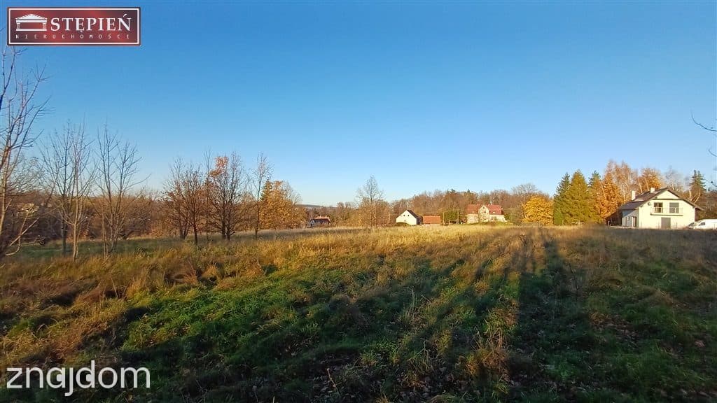 Malownicza działka w świetnej lokalizacji - zdjęcie 12