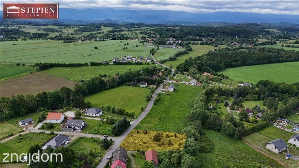 Działka budowlana z widokiem na góry – Komarno