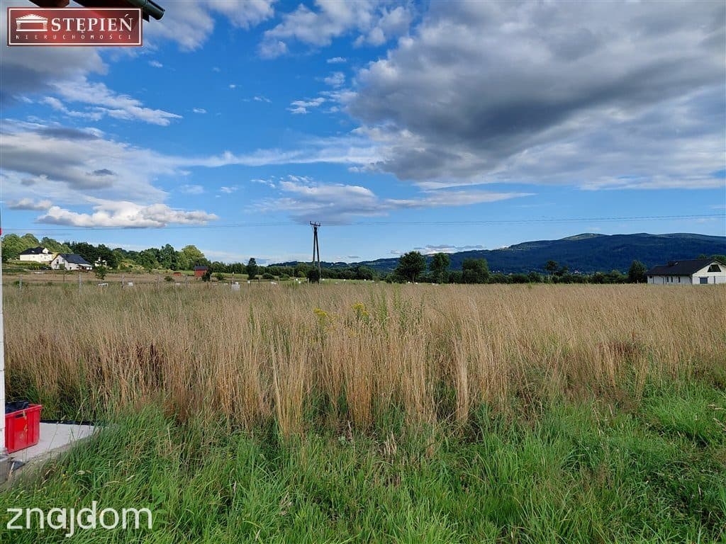 Mały domek z pieknym widokiem na panoramę gór. - zdjęcie 2