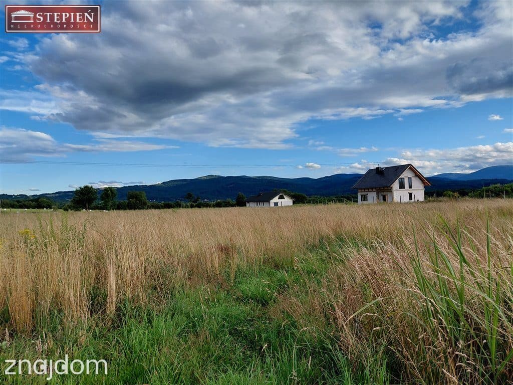 Mały domek z pieknym widokiem na panoramę gór. - zdjęcie 3