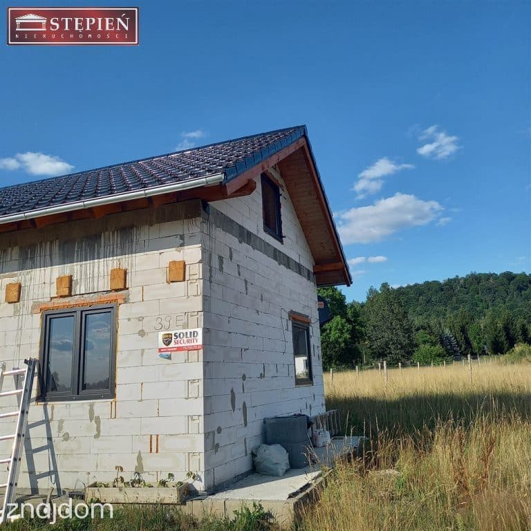Mały domek z pieknym widokiem na panoramę gór. - zdjęcie 5