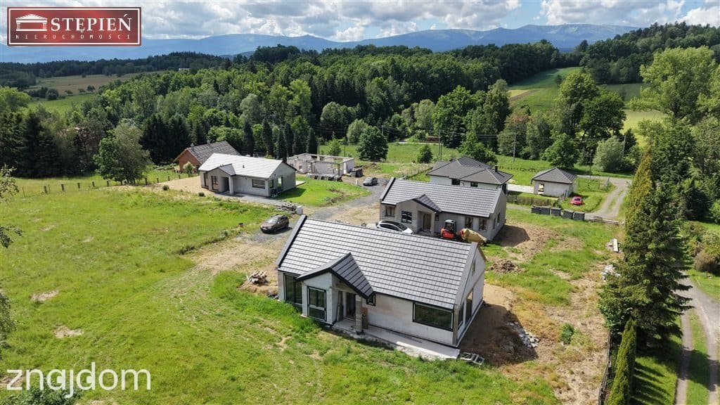 Nowoczesny dom z widokiem na Karkonosze - zdjęcie 5