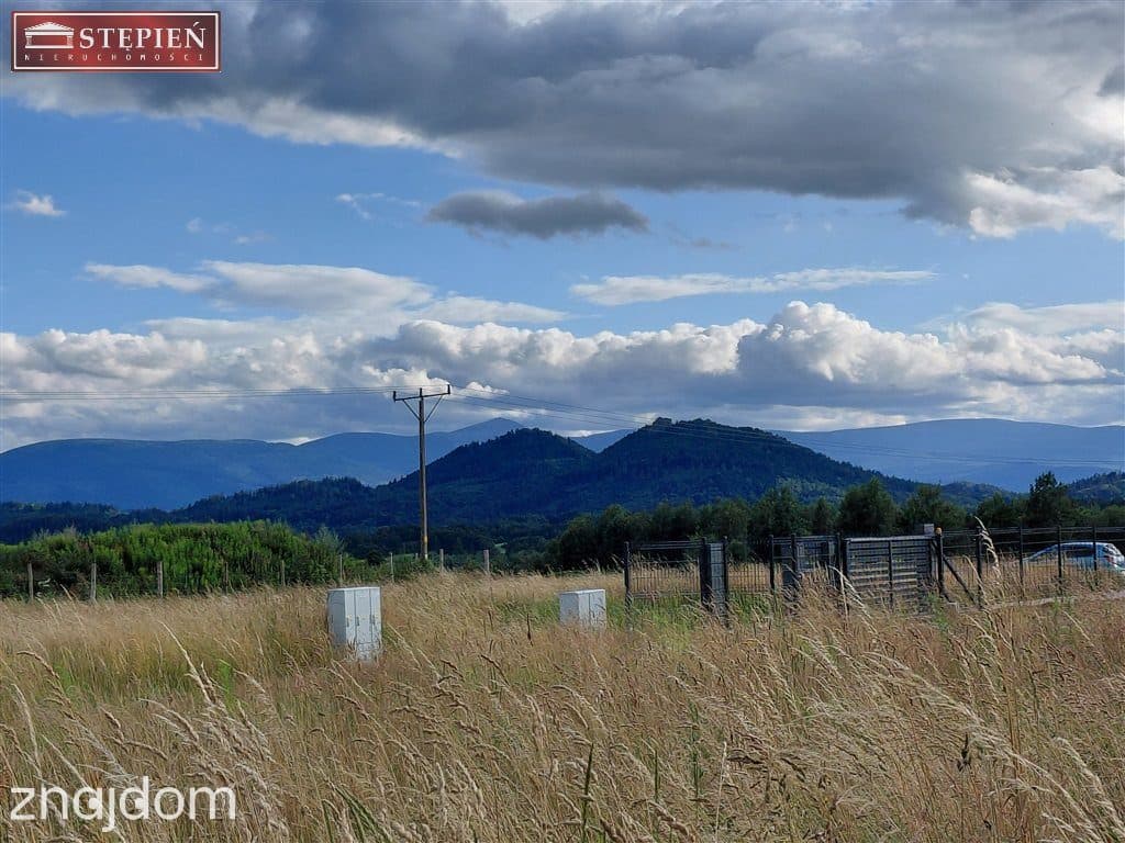 Mały domek z pieknym widokiem na panoramę gór. - zdjęcie 3