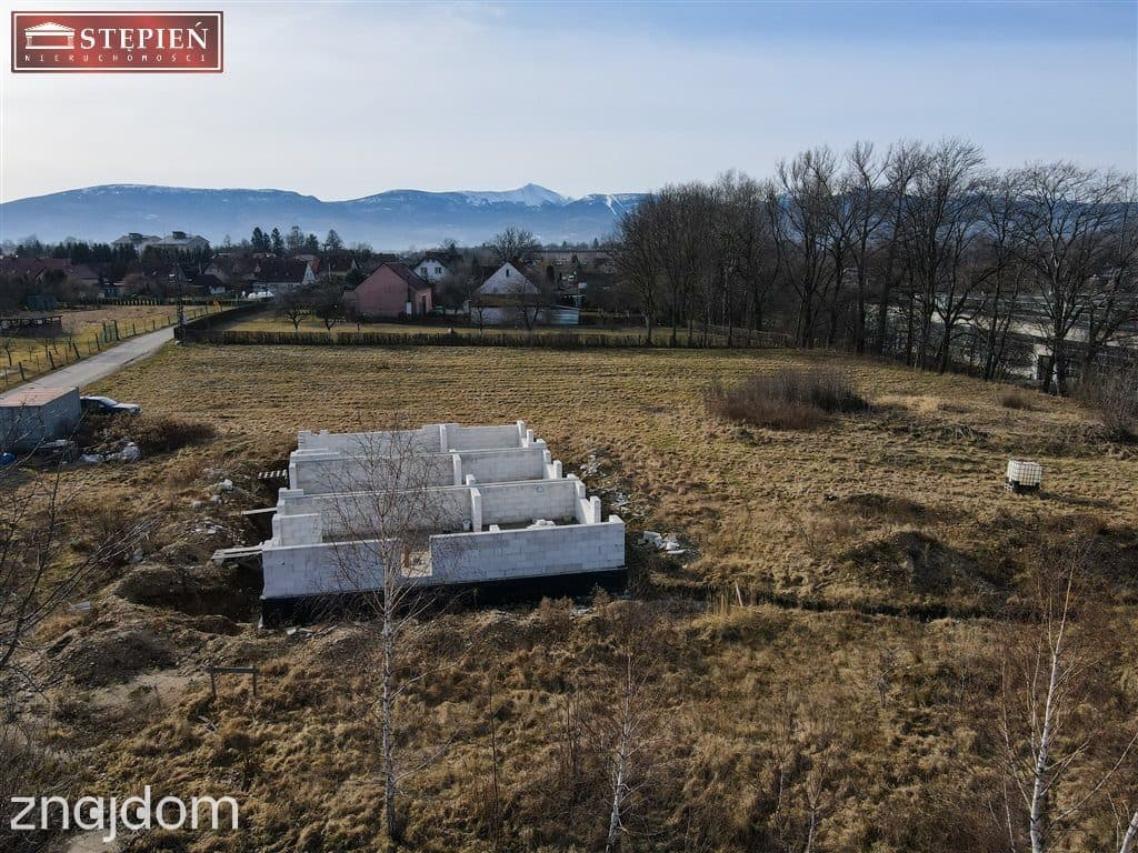 Działka z rozpoczętą budową 3 budynków. - zdjęcie 2