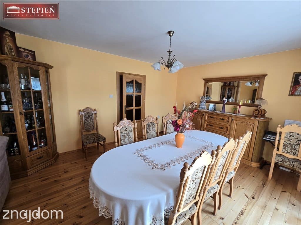 Piękny dom z dużym ogrodem - zdjęcie 8