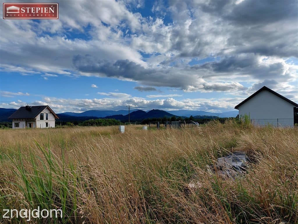 Mały domek z pieknym widokiem na panoramę gór. - zdjęcie 4