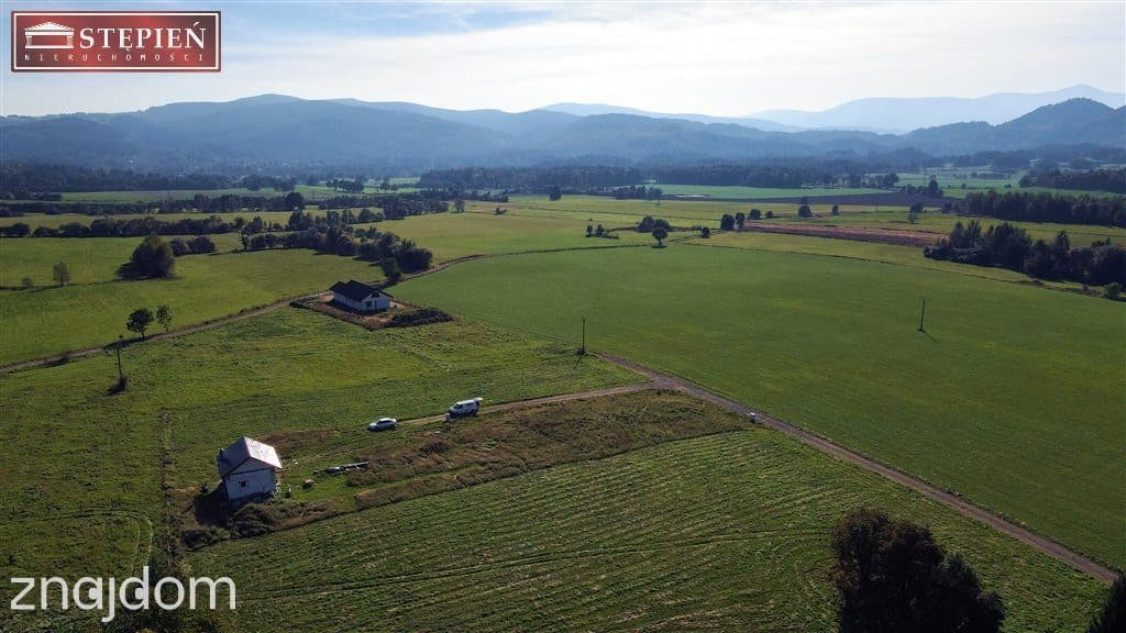 Mały domek z pieknym widokiem na panoramę gór. - zdjęcie 5