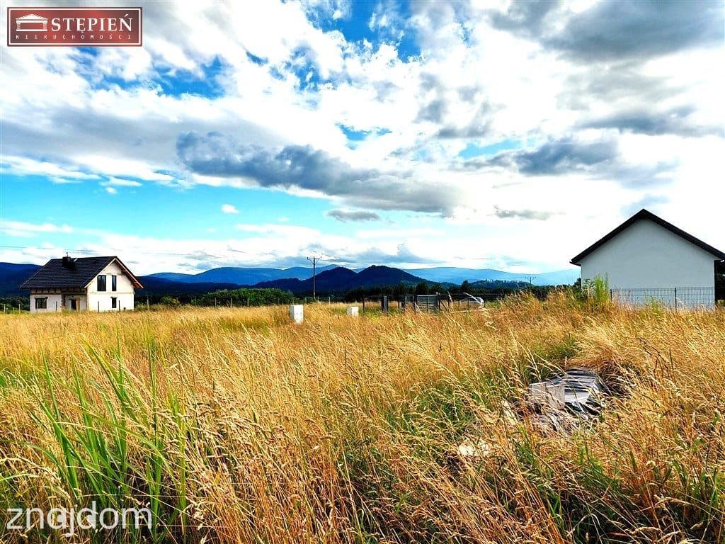 Mały domek z pieknym widokiem na panoramę gór. - zdjęcie 2