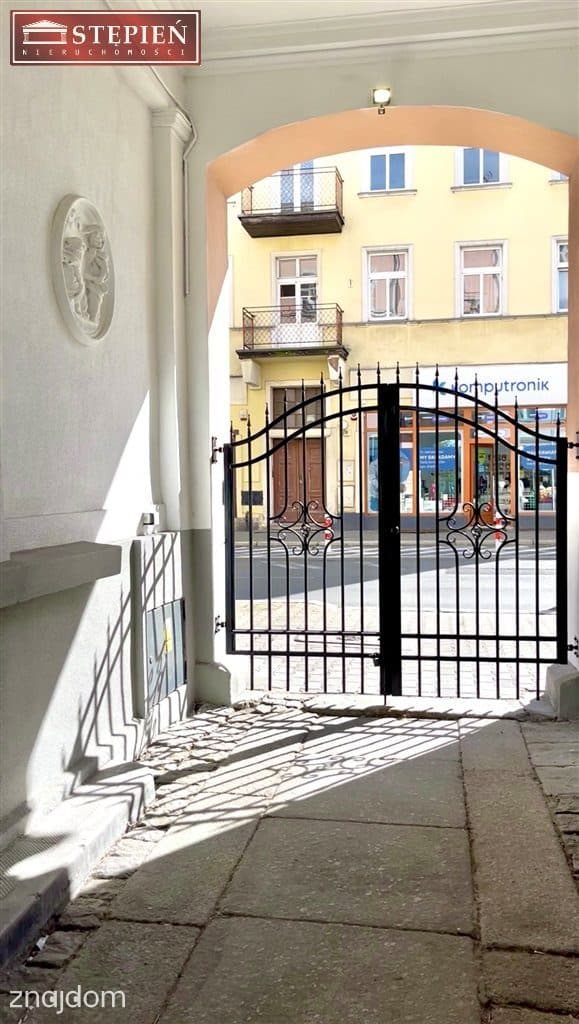 Mieszkanie w centrum z ogródkiem i parkingiem - zdjęcie 11