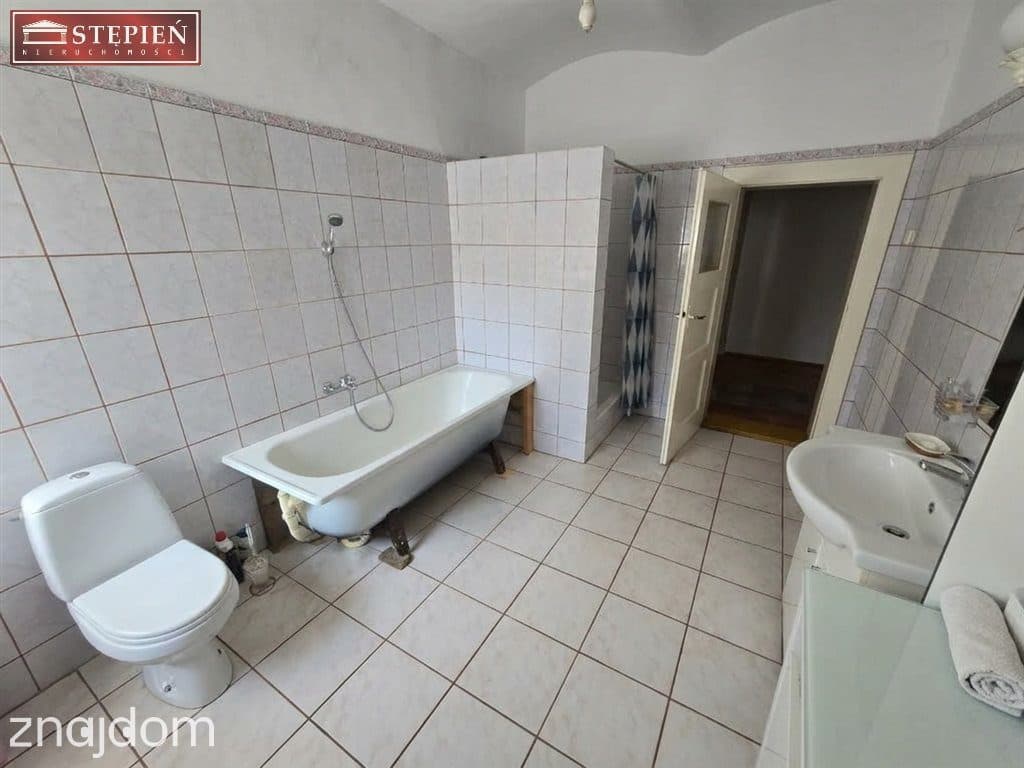 Dom wolnostojący z pomieszczeniami gospodarczymi - zdjęcie 15