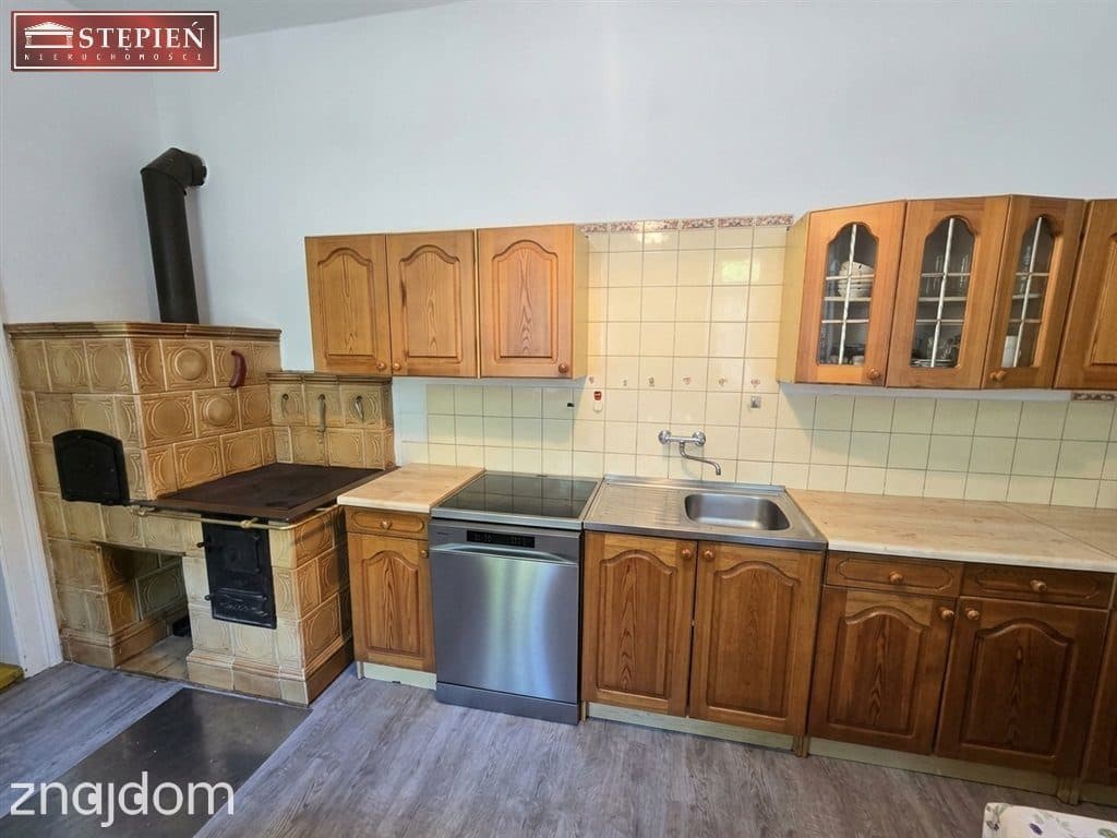 Dom wolnostojący z pomieszczeniami gospodarczymi - zdjęcie 7