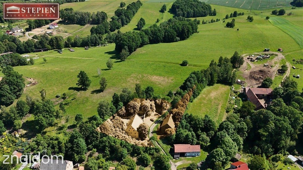 Ubocze - dom na wzniesieniu w spokojnej okolicy - zdjęcie 2