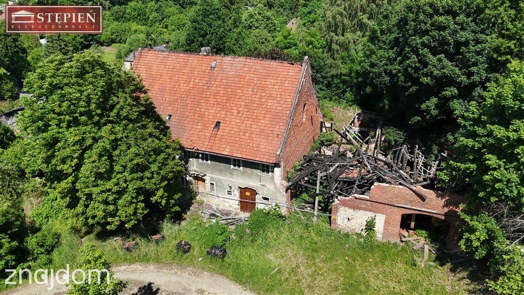 Ubocze - dom na wzniesieniu w spokojnej okolicy - zdjęcie 5