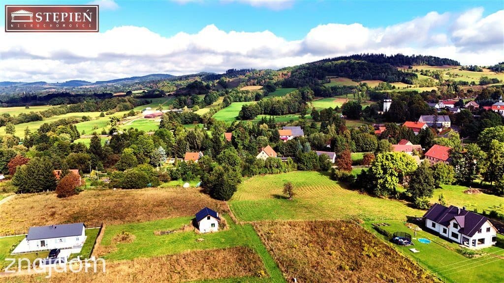 Mały domek z pieknym widokiem na panoramę gór. - zdjęcie 2