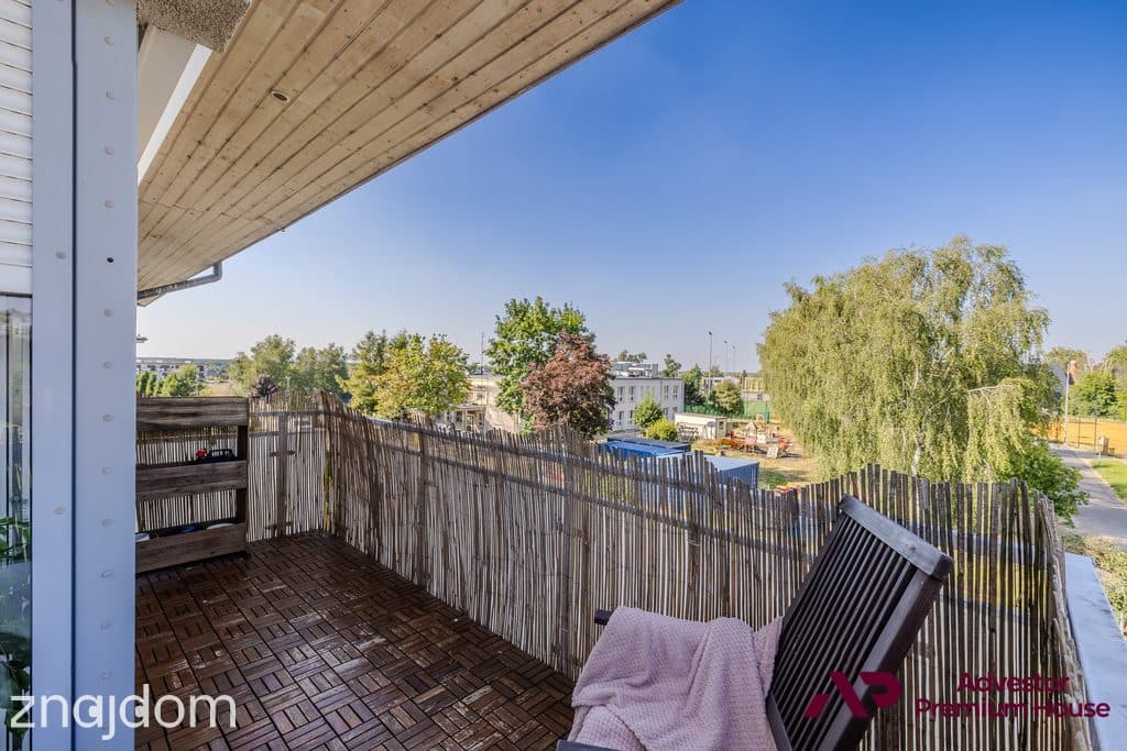 Duży balkon, tuż przy szkole i przedszkolu - zdjęcie 3