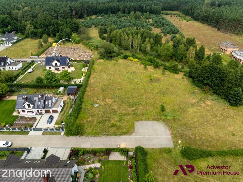 Działka tuż przy lesie w willowym otoczeniu - zdjęcie 2