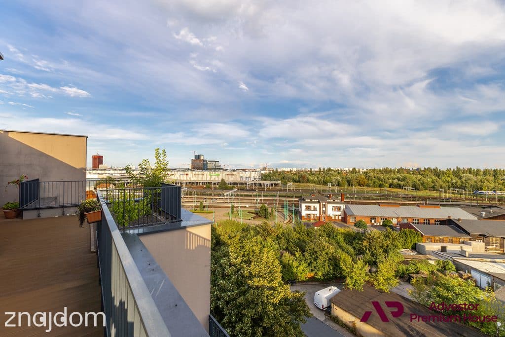 Penthouse z dużym tarasem i ogródkiem - zdjęcie 18
