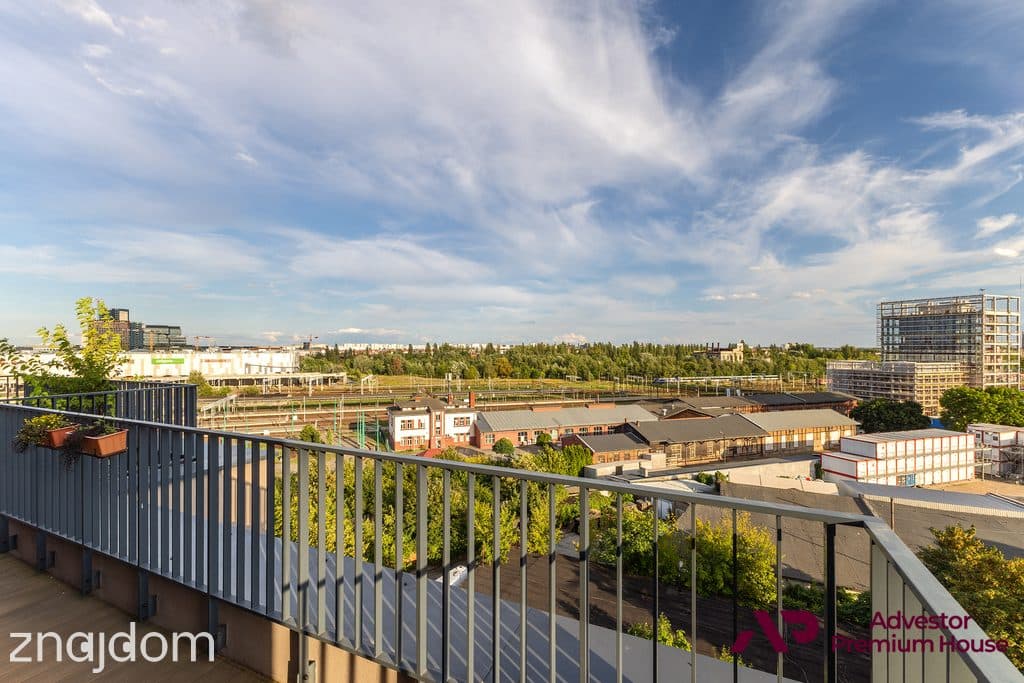 Penthouse z dużym tarasem i ogródkiem - zdjęcie 19