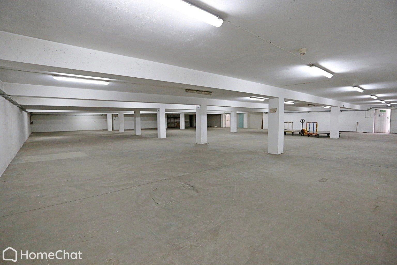 Obiekt handlowo-usługowo-magazynowy 3480 m², częściowo wynajęty.