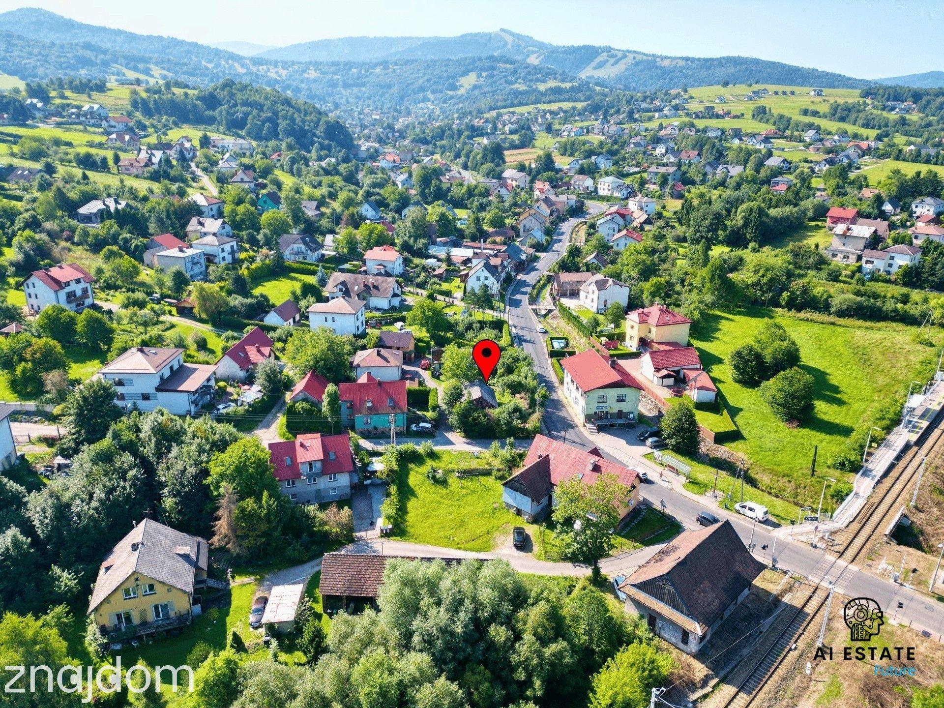 Klimatyczny drewniany domek 70m² w centrum Cięciny - zdjęcie 11