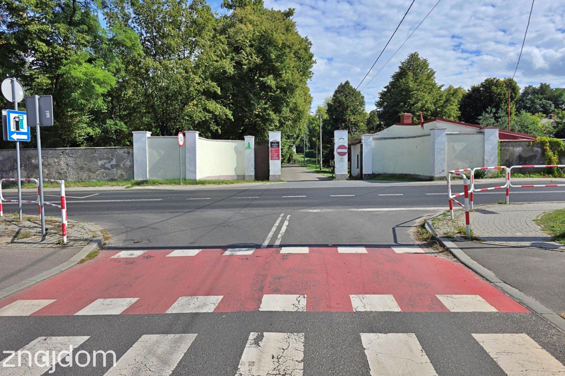 Złoty Potok, uzbrojona działka 30 m szer. Blisko Pałacu Krasińskich - zdjęcie 14