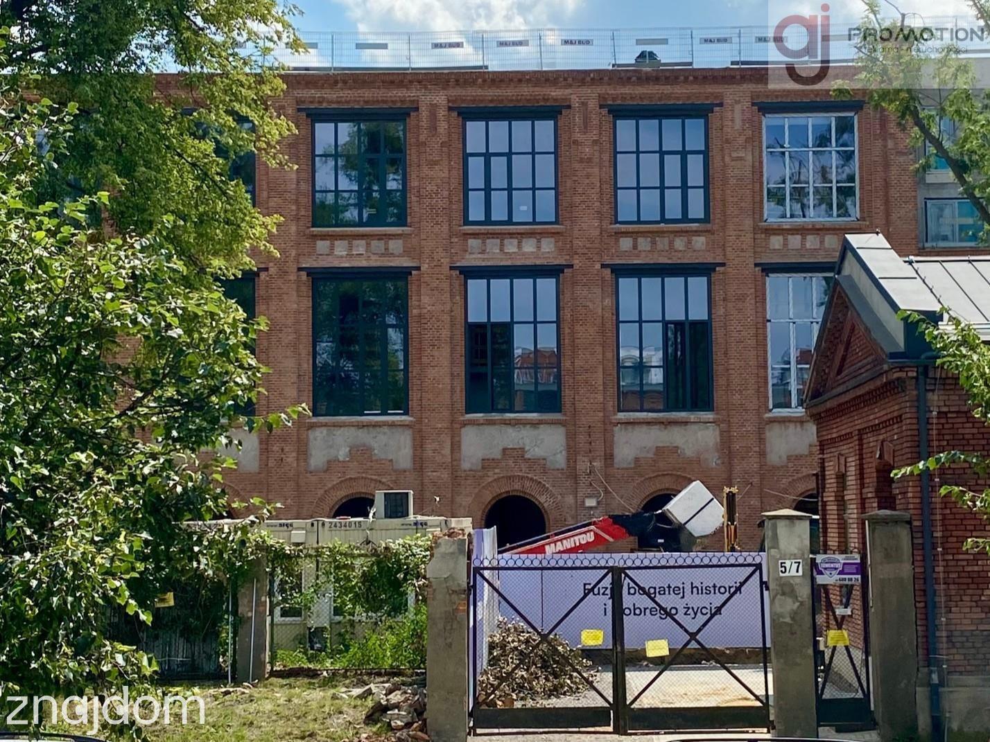 Piękny loft z antresolą i ogromnymi oknami Fuzja - zdjęcie 3