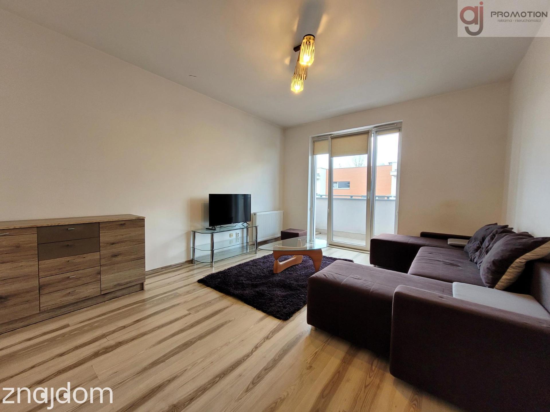 Sprzedam, 2 pok, ul. Tylna, winda, balkon, parking