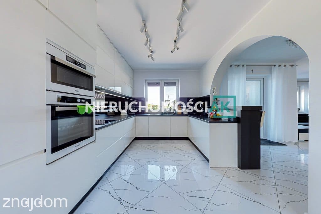 Dom wolnostojący 246m2 Ogród 1600m2 Młodojewo - zdjęcie 4