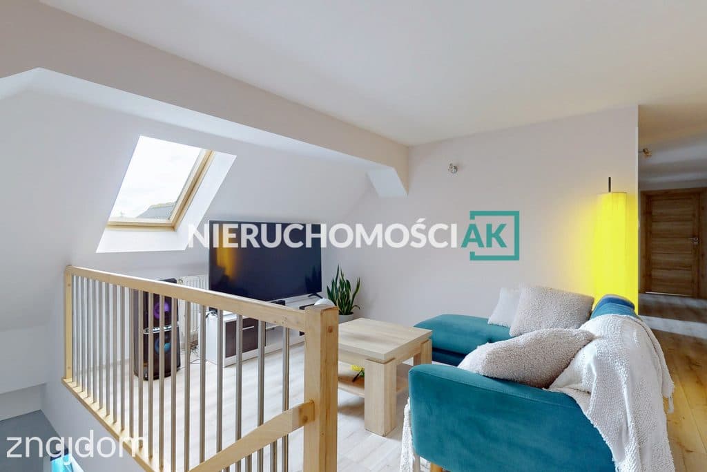 Dom 208 m² w malowniczej okolicy z niezależnym mieszkaniem - zdjęcie 2