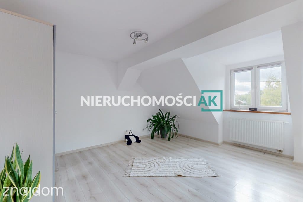 Dom 208 m² w malowniczej okolicy z niezależnym mieszkaniem - zdjęcie 6