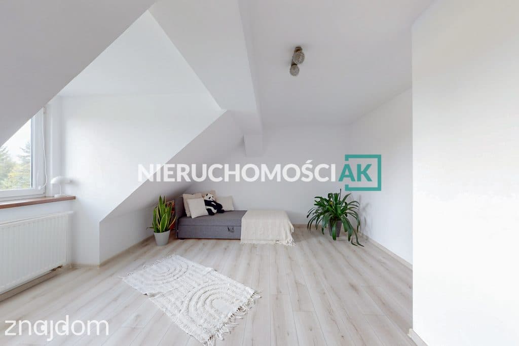 Dom 208 m² w malowniczej okolicy z niezależnym mieszkaniem - zdjęcie 7