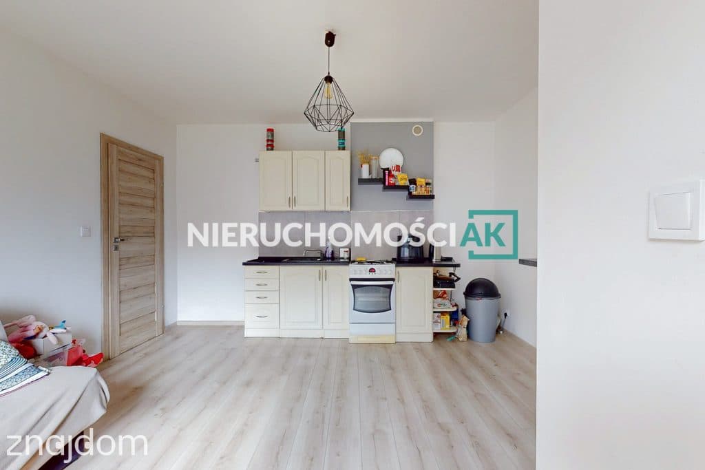 Dom 208 m² w malowniczej okolicy z niezależnym mieszkaniem - zdjęcie 16