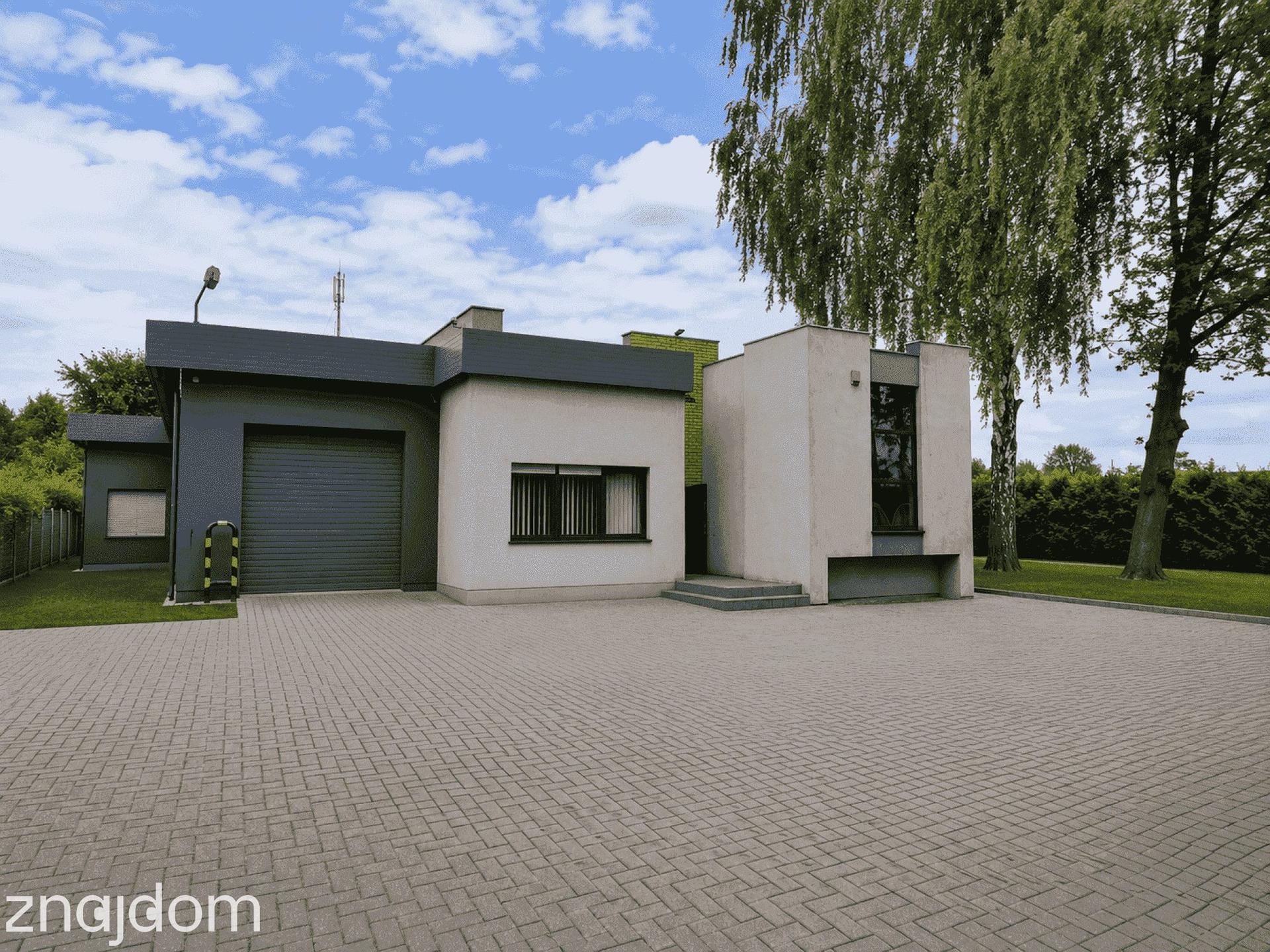 Lokal usługowy 400 m² | Pabianice | Parking | Ogrodzony teren |