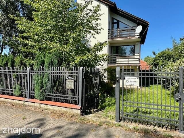 Dom wolnostojący 10 pok, 6 sypialni, salon, 2pok. biurowe, 1rekreacyjny - zdjęcie 2