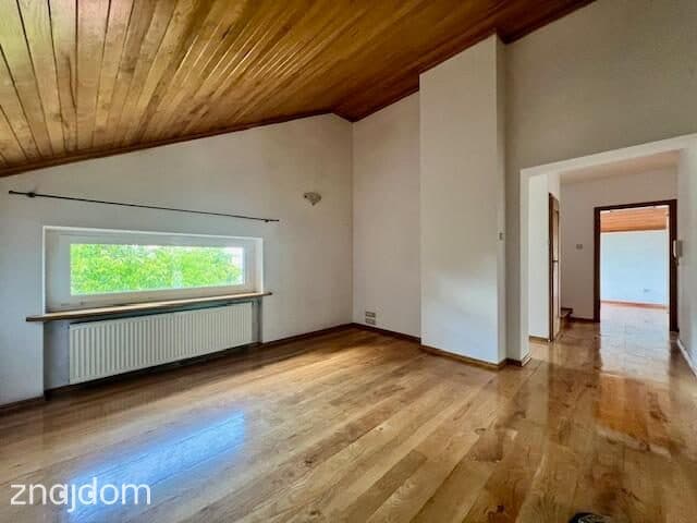 Dom wolnostojący 10 pok, 6 sypialni, salon, 2pok. biurowe, 1rekreacyjny - zdjęcie 9