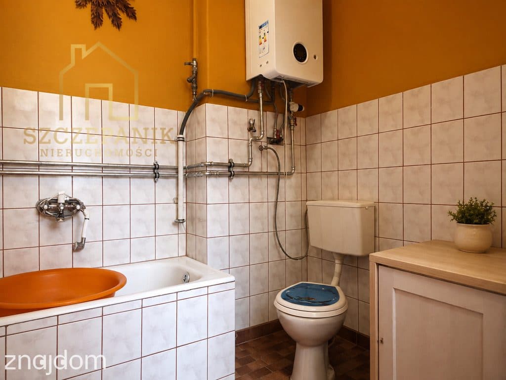 Urokliwy dom z piękną działką w Bieździedzy - zdjęcie 9