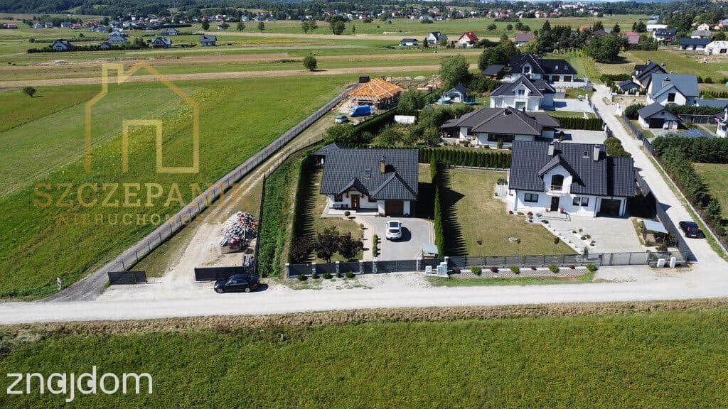 Komfortowy dom z ogrodem i garażem – Humniska - zdjęcie 3