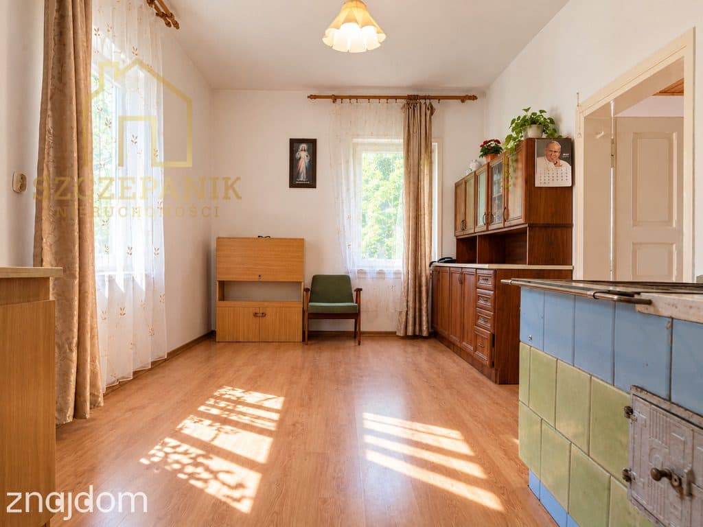 Mały drewniany domek z działką 24 ary w Lipnicy - zdjęcie 9