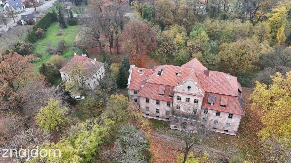 ZABYTKOWY PAŁAC W RYCHNOWIE – WYJĄTKOWA INWESTYCJA