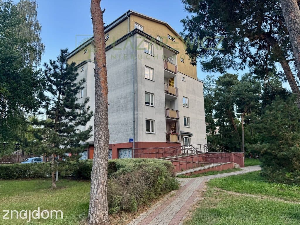 Duże z balkonem, piwnicą i miejscem postojowym I Blisko PKP - zdjęcie 17